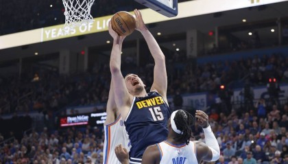 约老师35+18+8SGA25分 默里34分掘金复仇雷霆