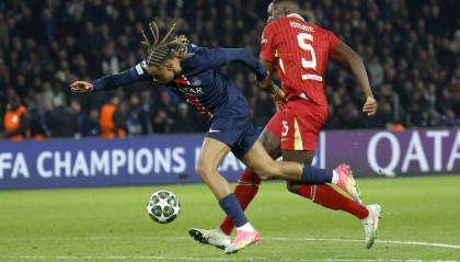 法媒：科纳特私下向密友承认，欧冠首回合对巴尔科拉的犯规是红牌